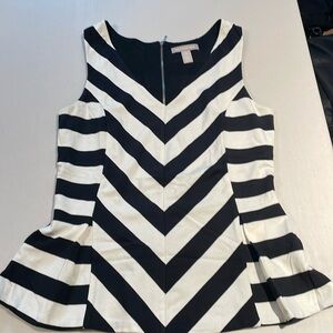 Banana Republic black and white v-neck tank with zipper on back